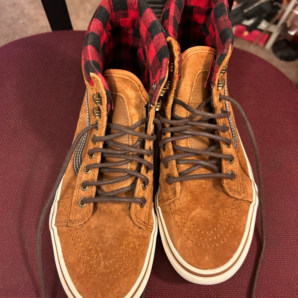 Vans Men's or womens Tan High-Top Sneakers brand new!